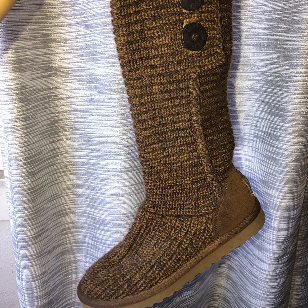 Ugg knit